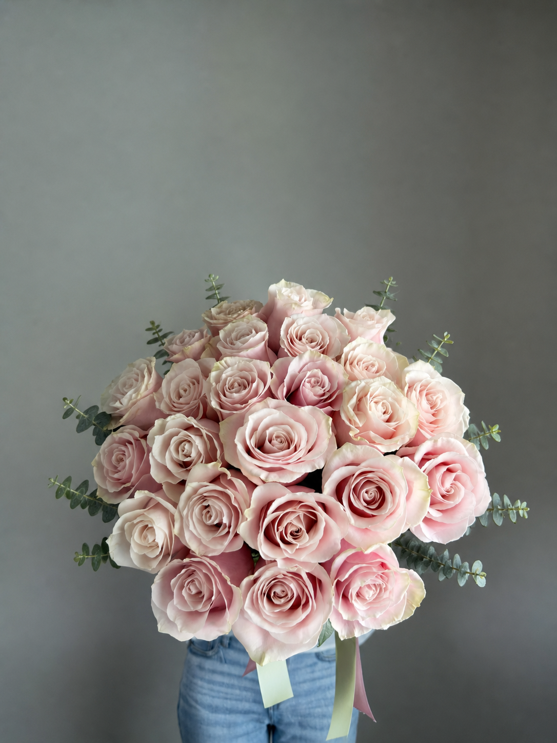 Premium Blush Cream Long-Stem Roses